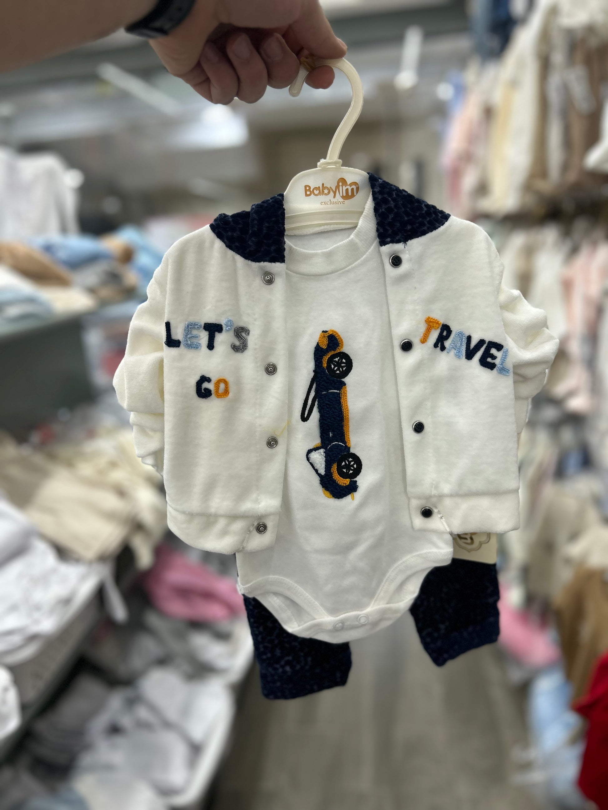 أطقم ٣ قطع مخمل travel