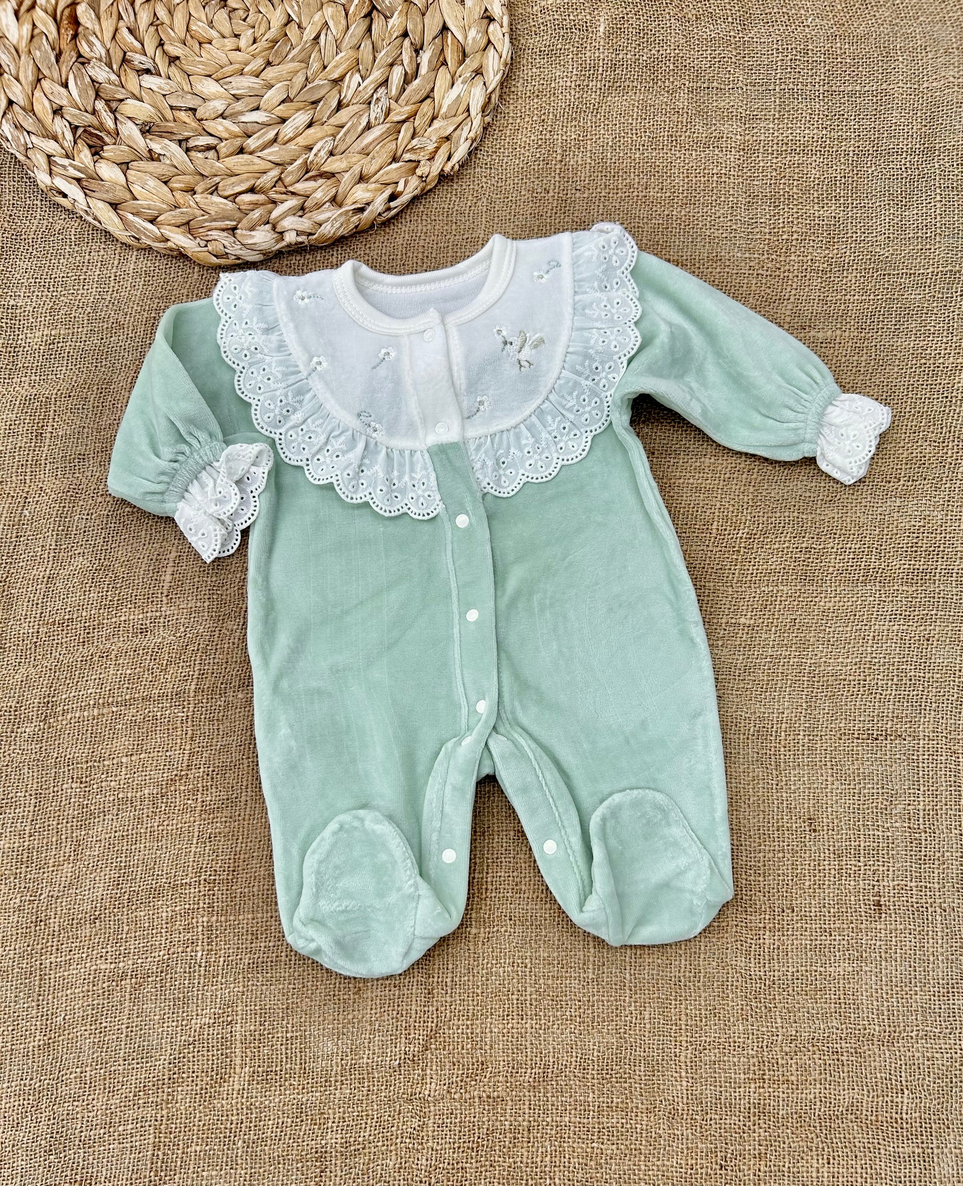 أفرهول مخمل بناتي – ناعم جداً بتفاصيل دانتيل فاخرة