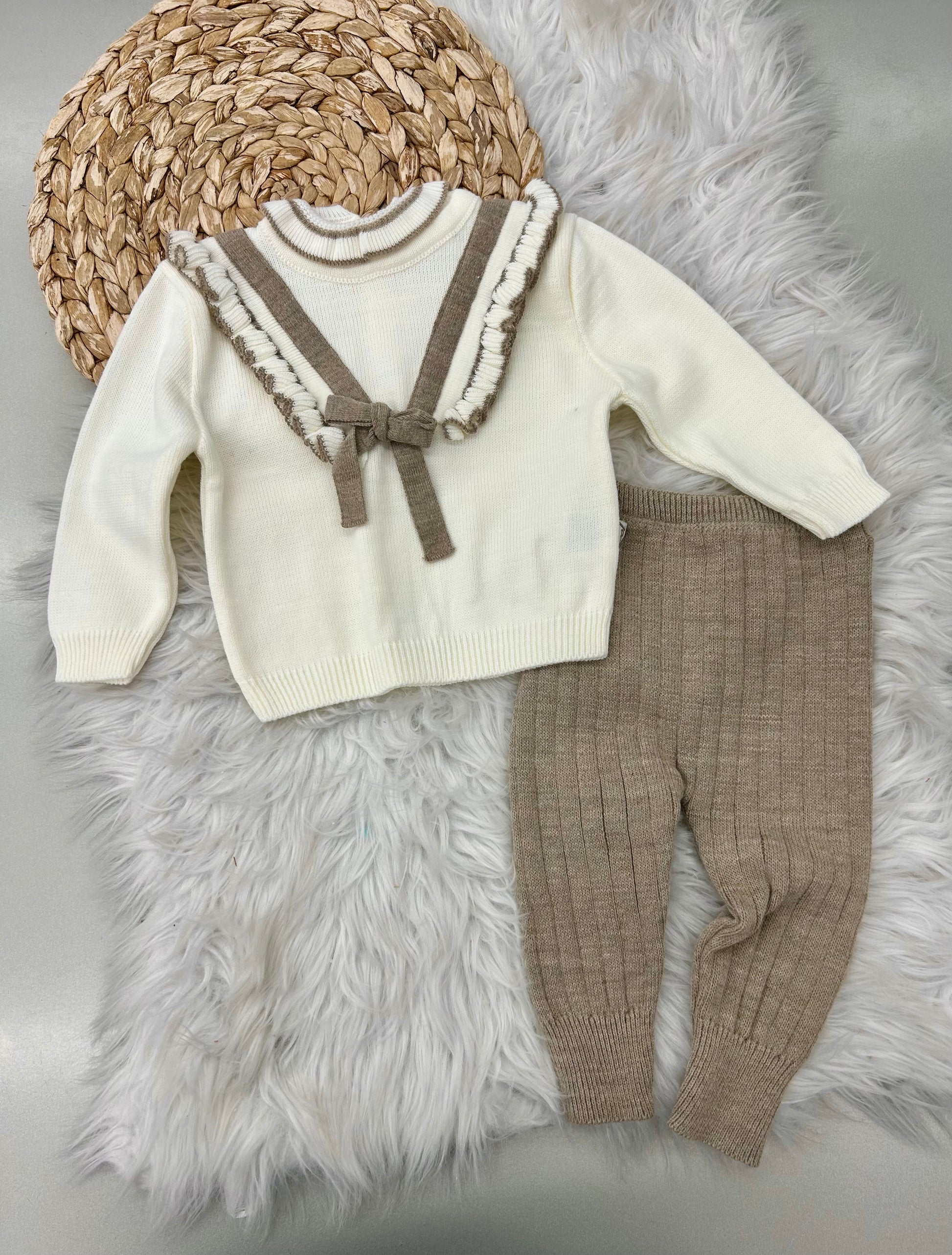 طقم صوف بناتي