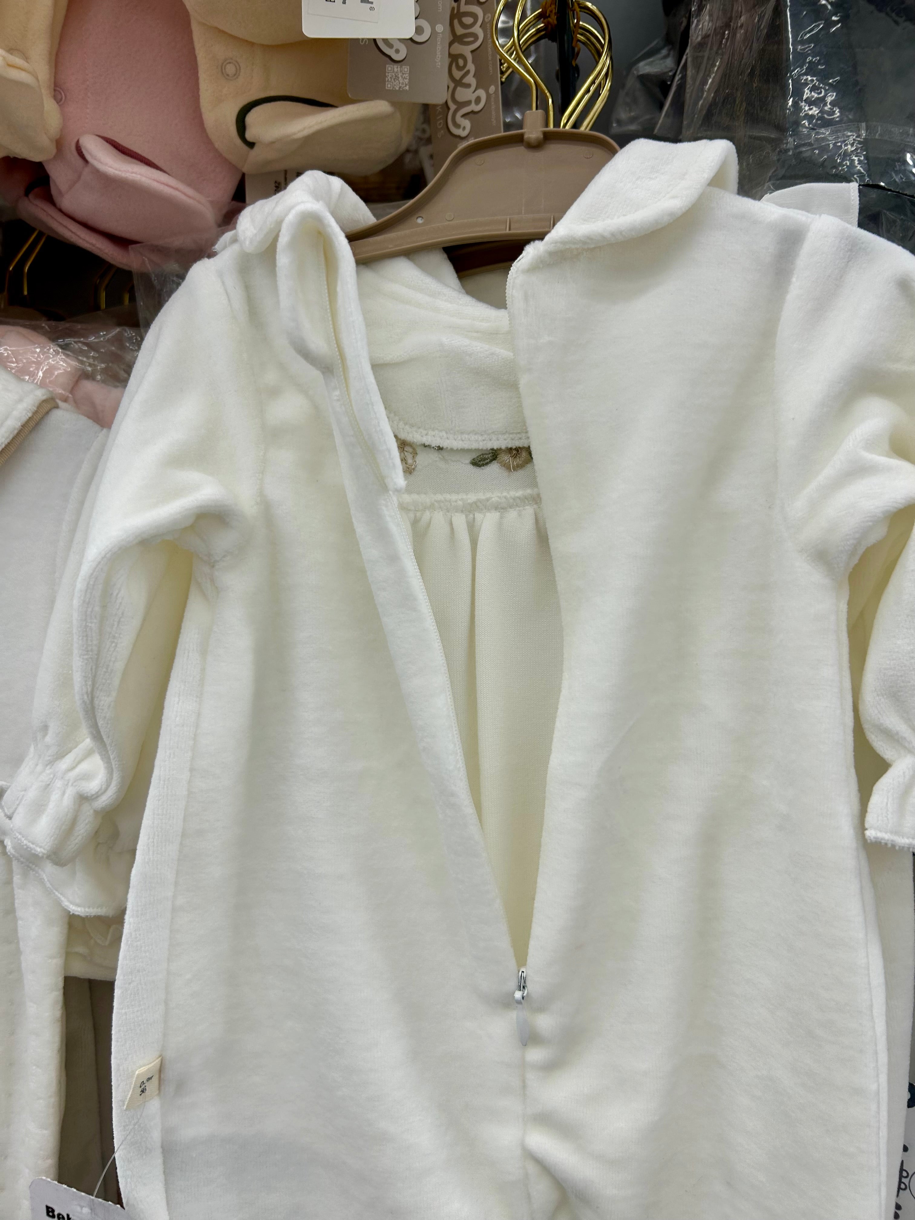 أفرهول مخمل دانتيل