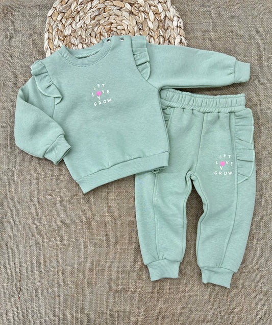 تريننغ فوترlet love grow