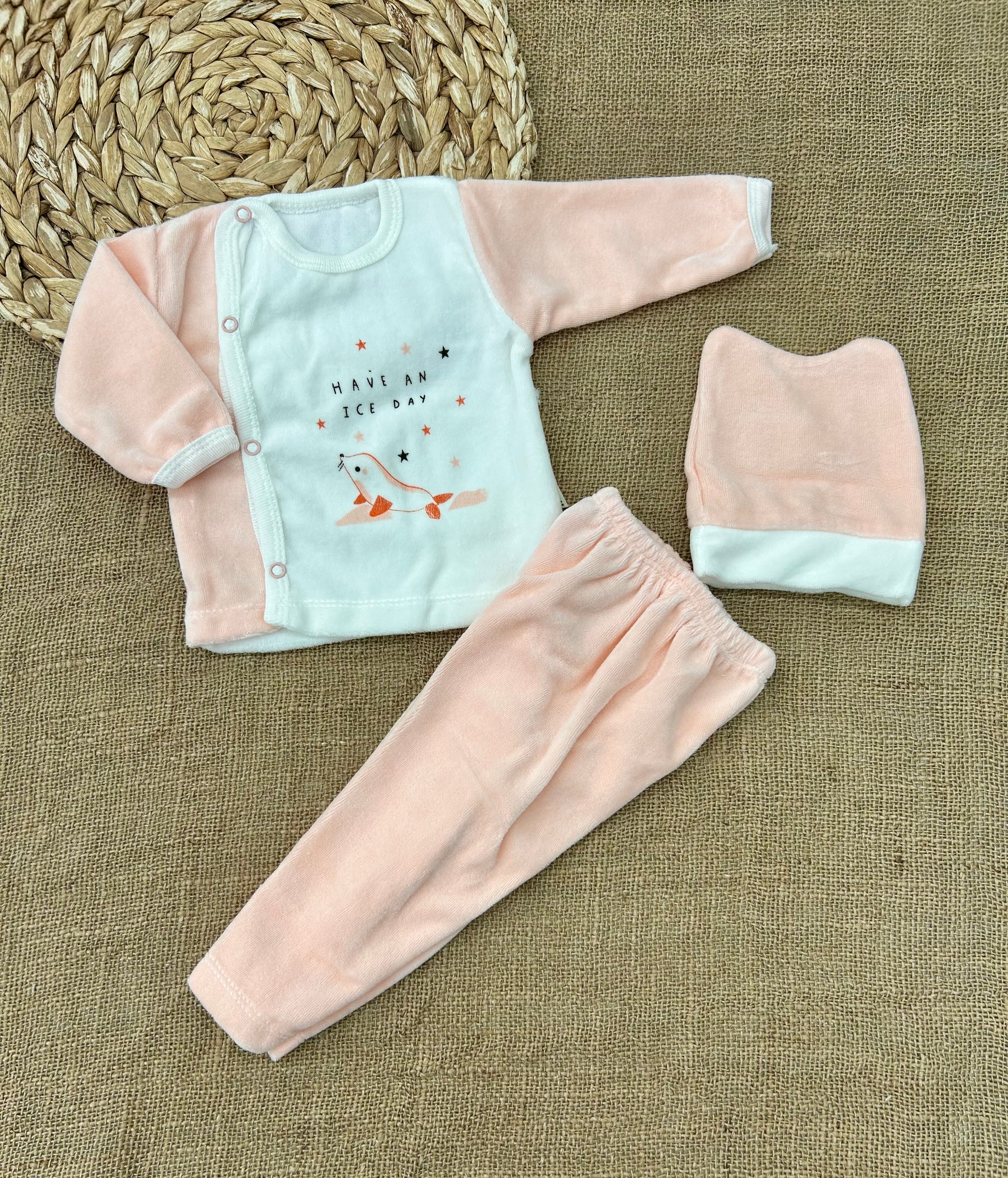 بيجامة بيبي مخمل 3 قطع بدون رجل