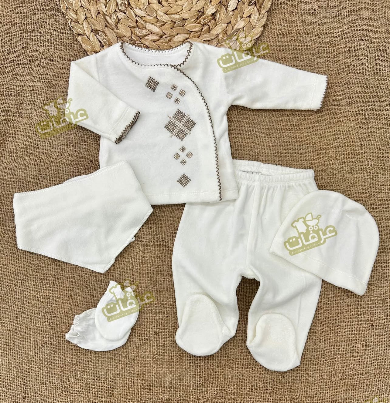 طقم مخمل 5 قطع  تطريز