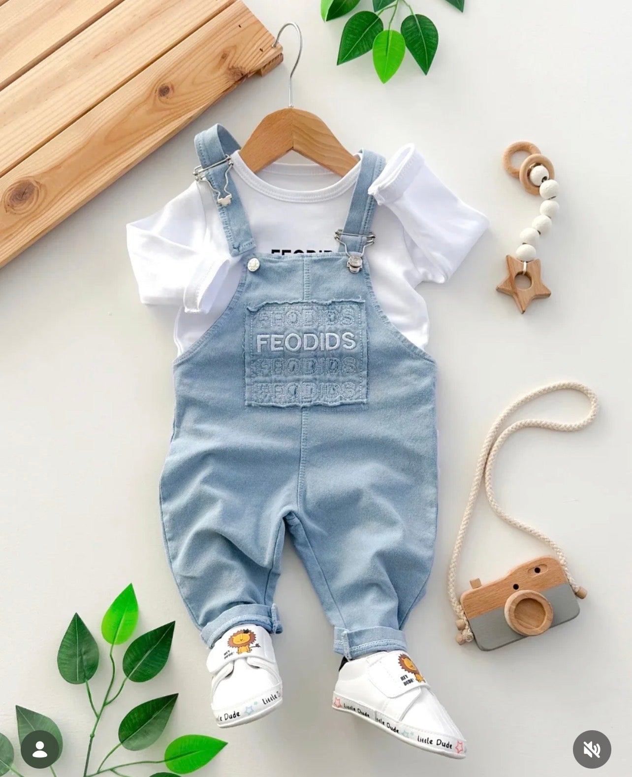 أفرهول جينز مع بلوزة قطن