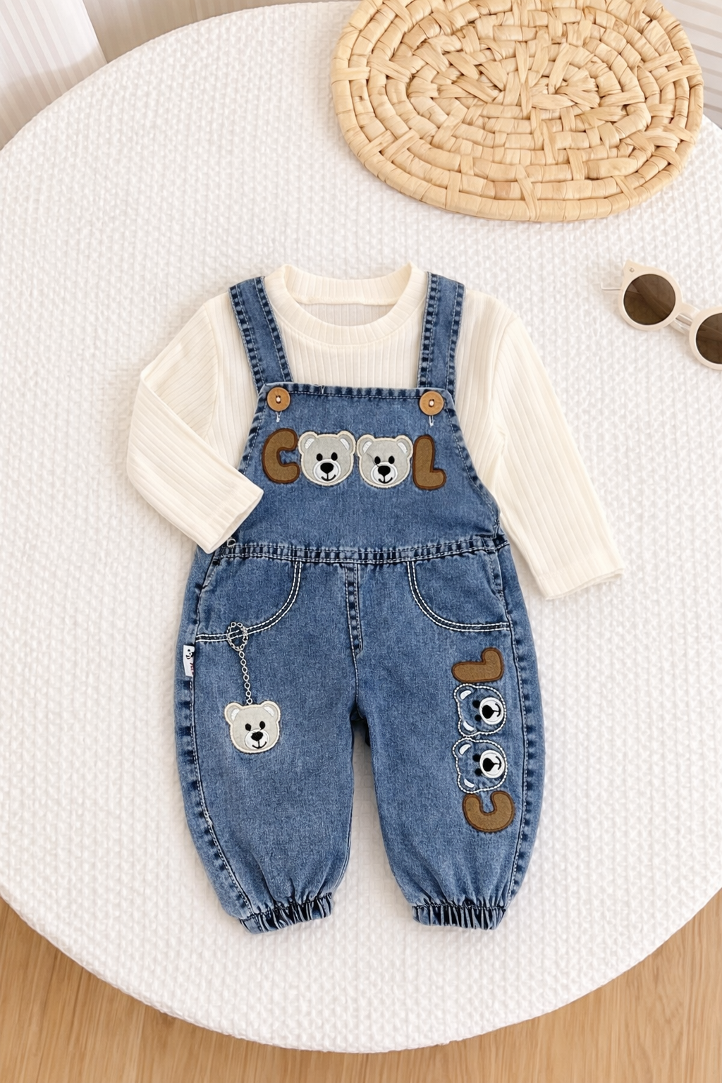 أفرهول جينز مع بلوزة قطن