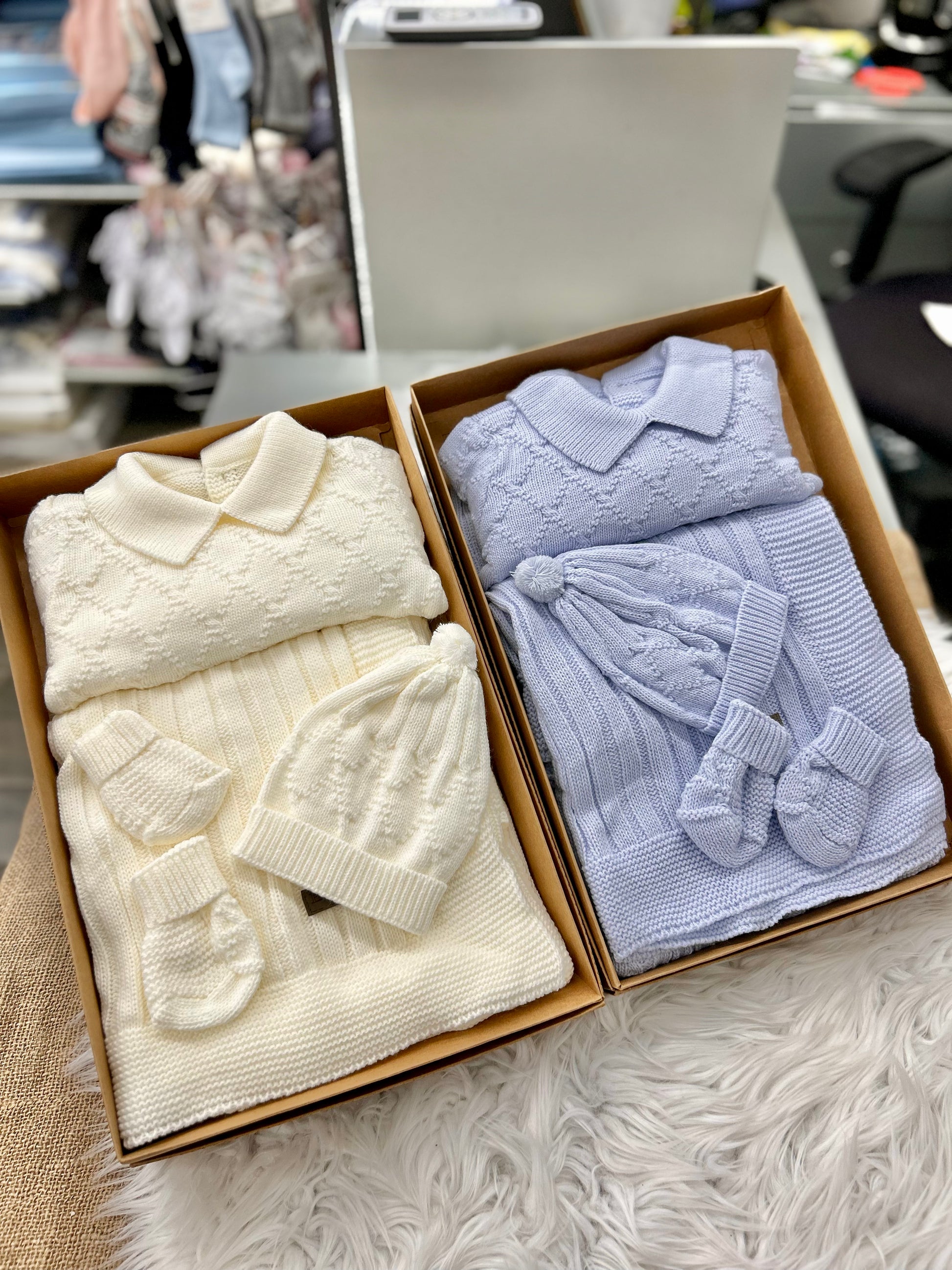 طقم صوف طبيعي ٥ قطع