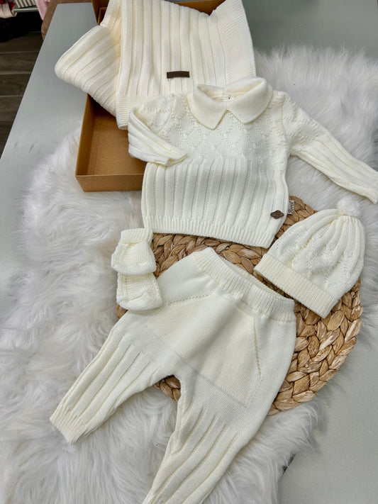 طقم صوف طبيعي ٥ قطع